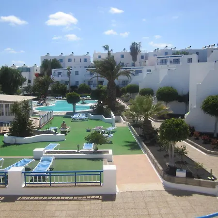 Atalaya 1st Floor Poolside Apartment Puerto del Carmen (Lanzarote)